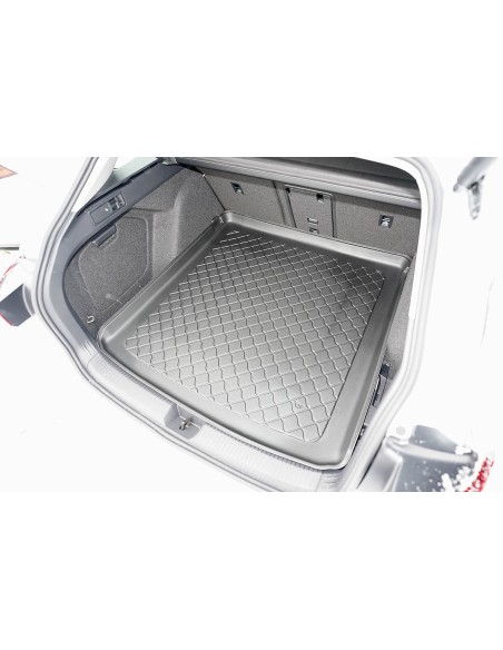 |AutoNeo.roTavita de portbagaj Volkswagen Golf 8, caroserie Combi, fabricatie 11.2020 - prezent, portbagaj superior 1