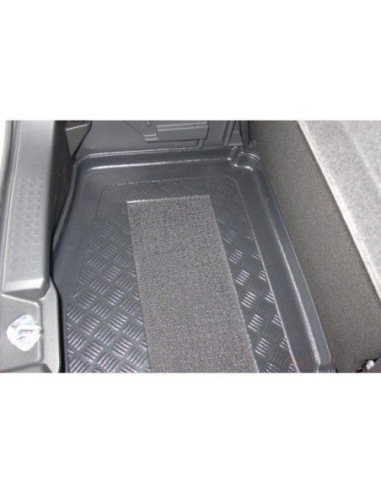 |AutoNeo.roTavita de portbagaj Suzuki Swift, caroserie Hatchback, fabricatie 2007 - 08.2010, portbagaj inferior 1