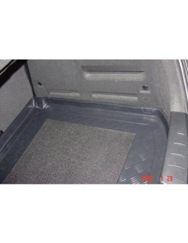 |AutoNeo.roTavita de portbagaj Seat Toledo III, caroserie Hatchback, fabricatie 2004 - 2010, portbagaj inferior 1