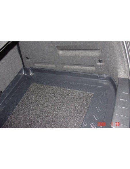 |AutoNeo.roTavita de portbagaj Seat Toledo III, caroserie Hatchback, fabricatie 2004 - 2010, portbagaj inferior 1