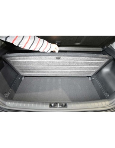 |AutoNeo.roTavita de portbagaj Kia Stonic, caroserie SUV, fabricatie 10.2017 - prezent, portbagaj inferior 1