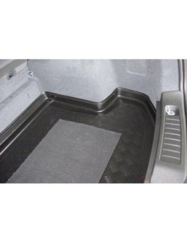 |AutoNeo.roTavita de portbagaj Fiat Croma, caroserie Combi, fabricatie 2005 - 2010, portbagaj inferior 1