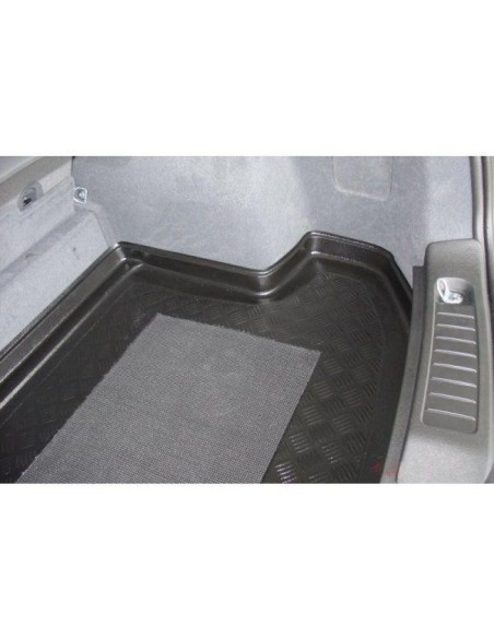 |AutoNeo.roTavita de portbagaj Fiat Croma, caroserie Combi, fabricatie 2005 - 2010, portbagaj inferior 1