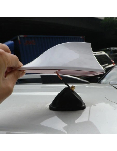 |AutoNeo.roAntena auto activa AM - FM tip "SHARK TAIL" culoare GRI ARGINTIU