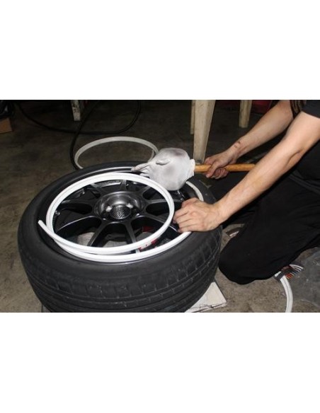 |AutoNeo.roSet protectie jante, calitate Premium, 4 inele din plastic, culoare ROSU