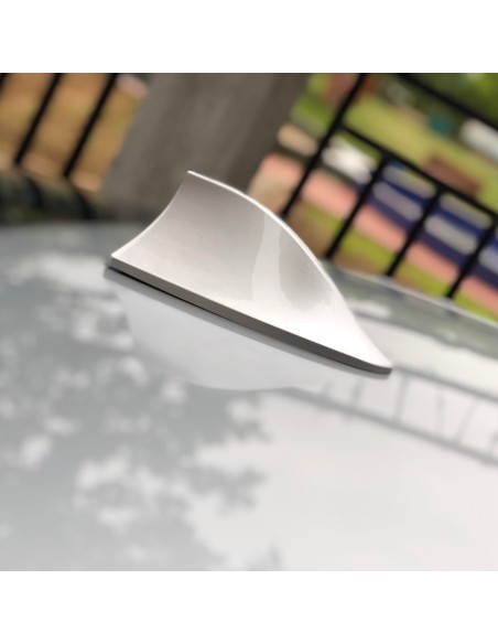 Antena auto activa AM - FM tip "SHARK TAIL" culoare SILVER